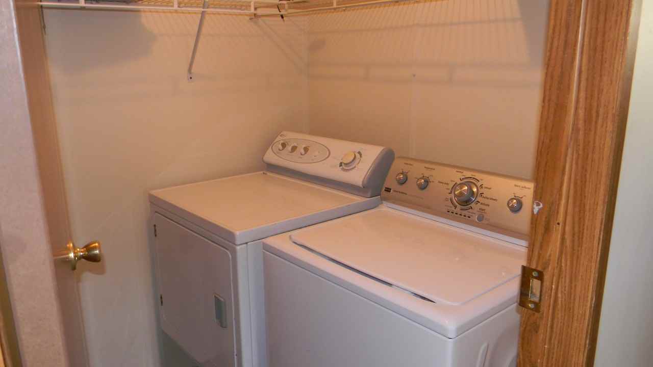 45315 Mckee Ave - Photo 3 of 9