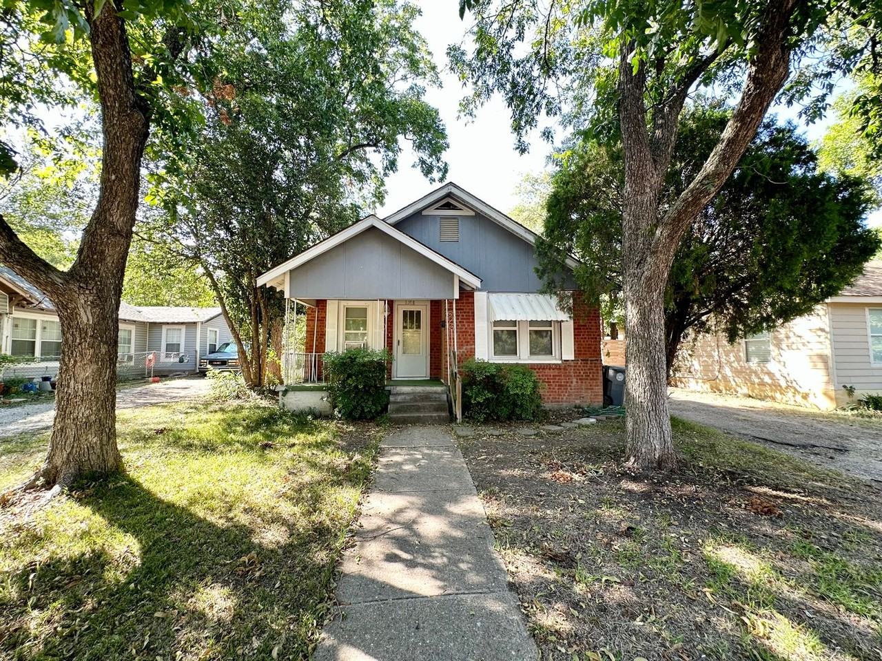 1518 Cumberland Ave - Photo 2 of 12