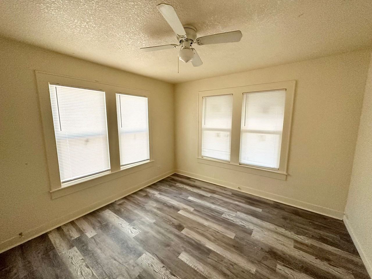 1518 Cumberland Ave - Photo 4 of 12