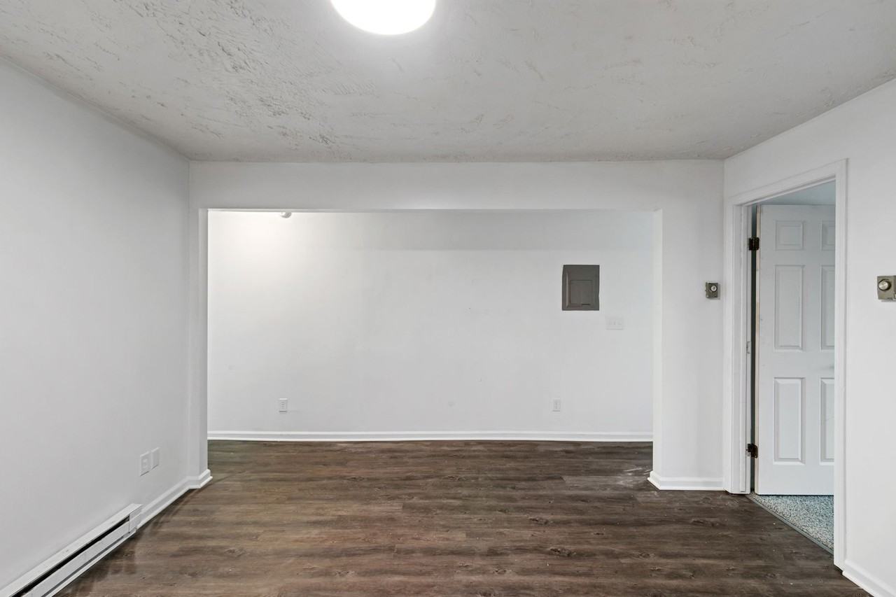 Maple Street Apartments (GL62, LLC) - Photo 7 of 14