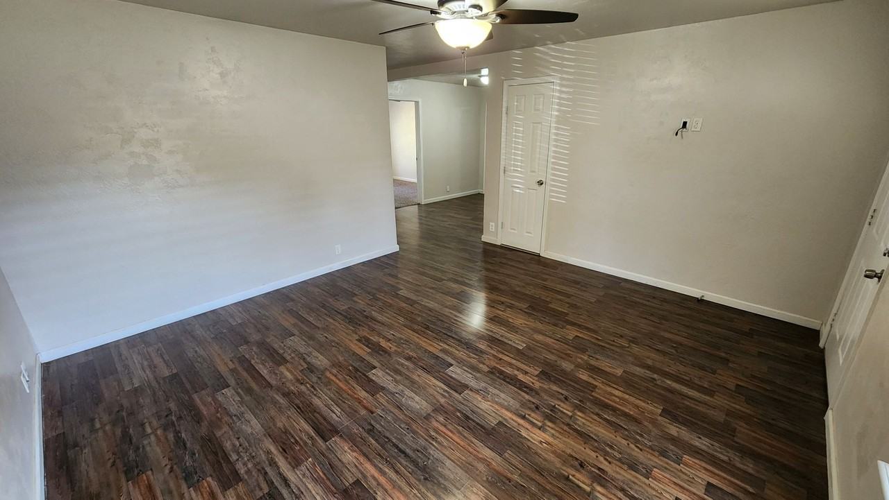 119 W Clegern Ave - Photo 3 of 23