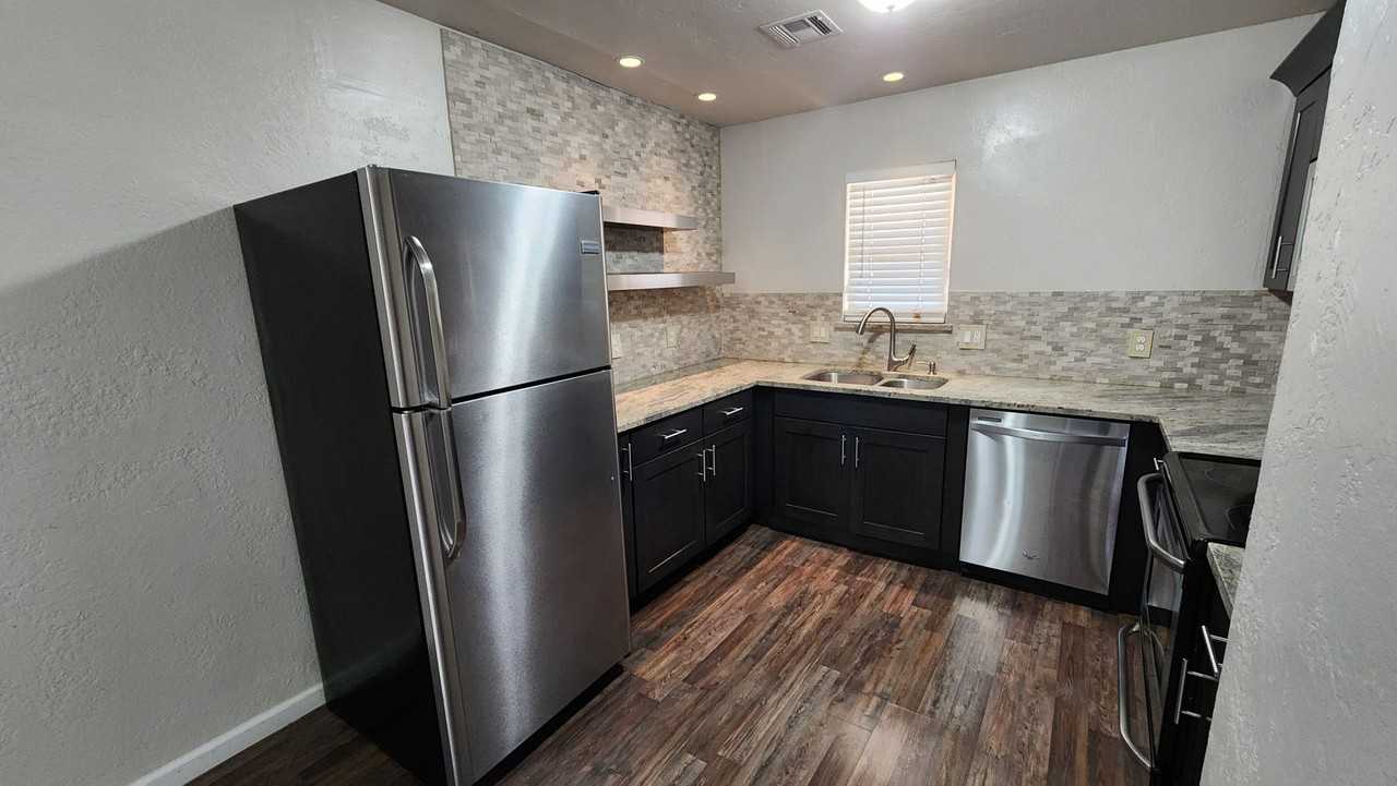 119 W Clegern Ave - Photo 6 of 23