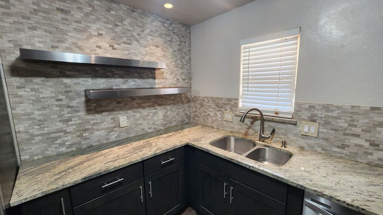 119 W Clegern Ave - Photo 7 of 23