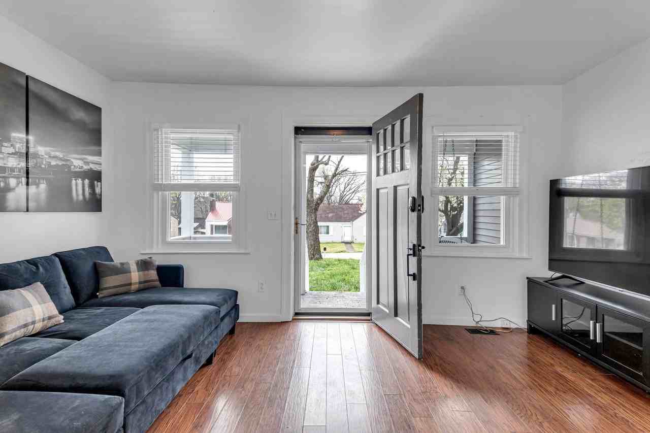 1017 Dozier Pl - Photo 7 of 28