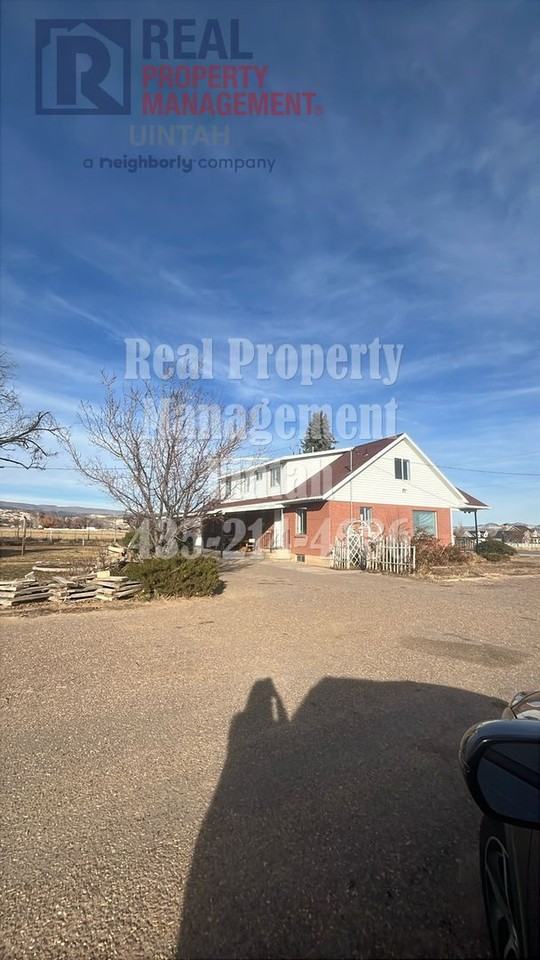 1745 N 3500 W - Photo 2 of 33