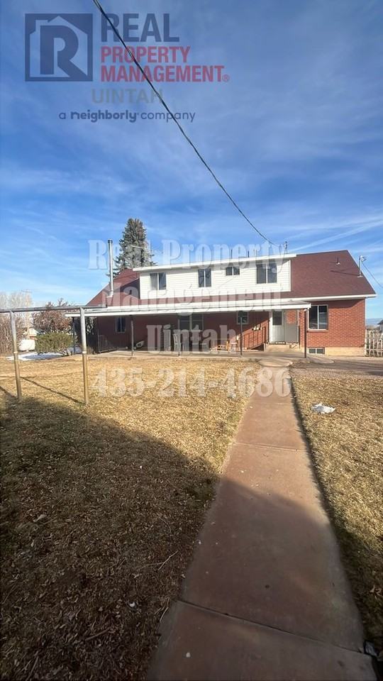 1745 N 3500 W - Photo 3 of 33