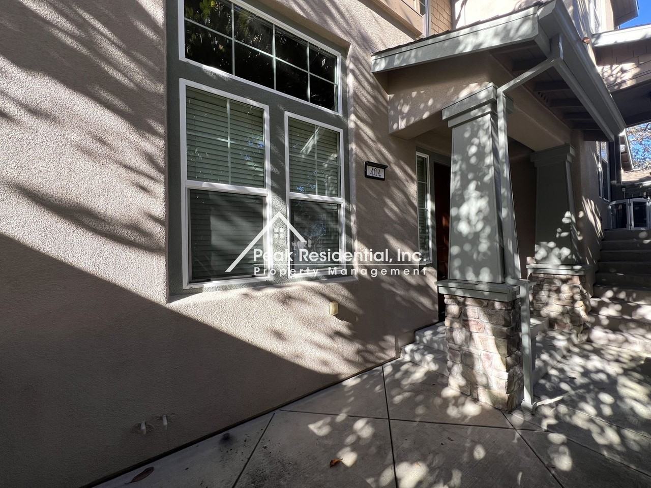 404 17th St - Photo 2 of 25
