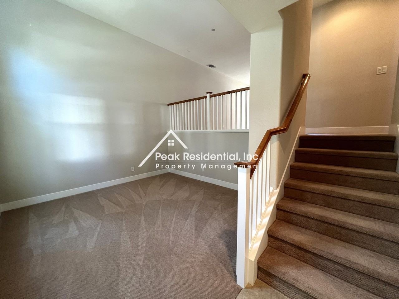 404 17th St - Photo 4 of 25