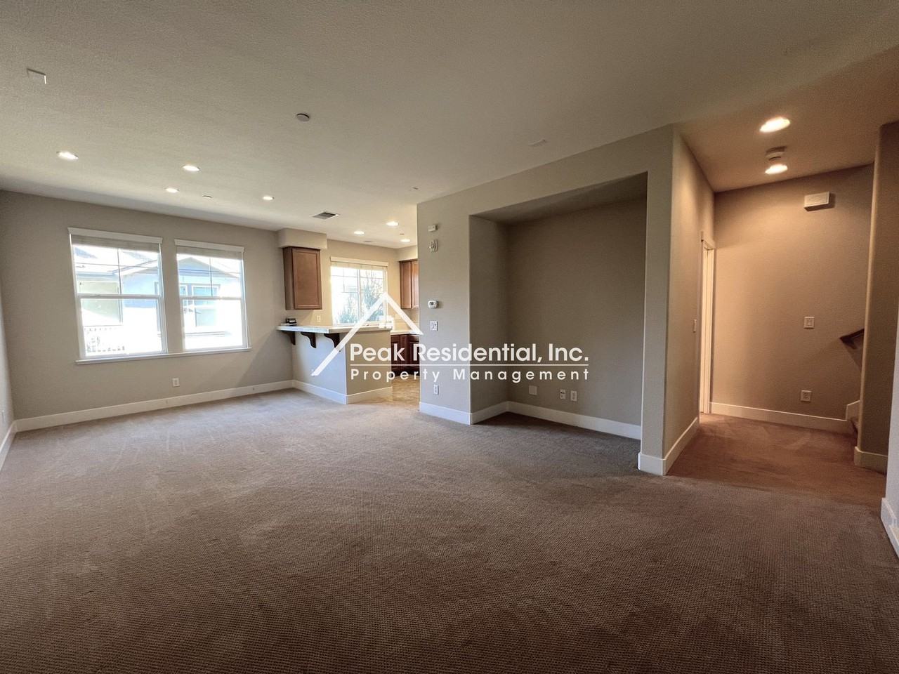 404 17th St - Photo 6 of 25