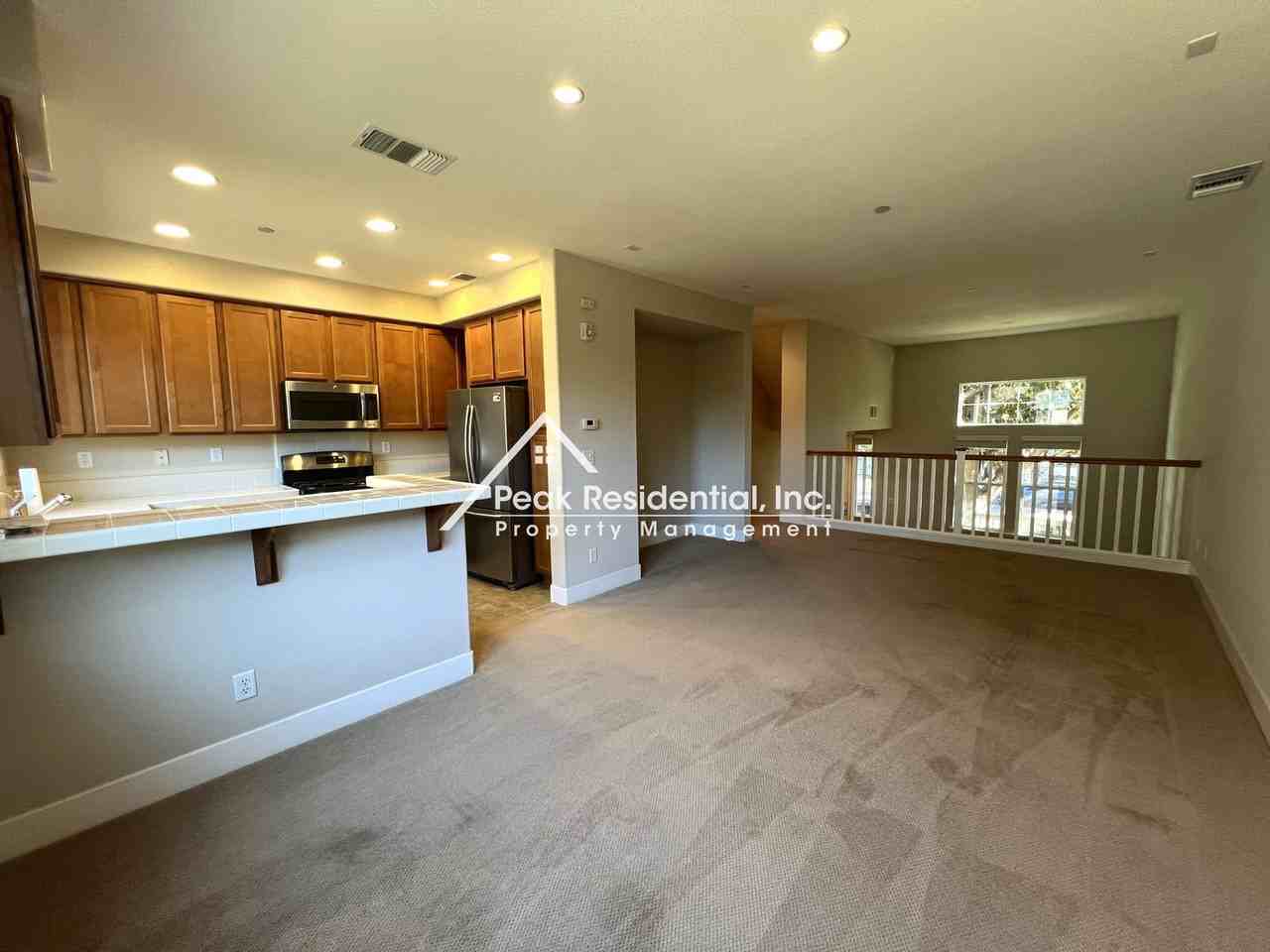 404 17th St - Photo 7 of 25