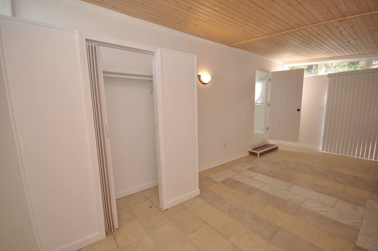 1260 Flournoy St - Photo 3 of 17