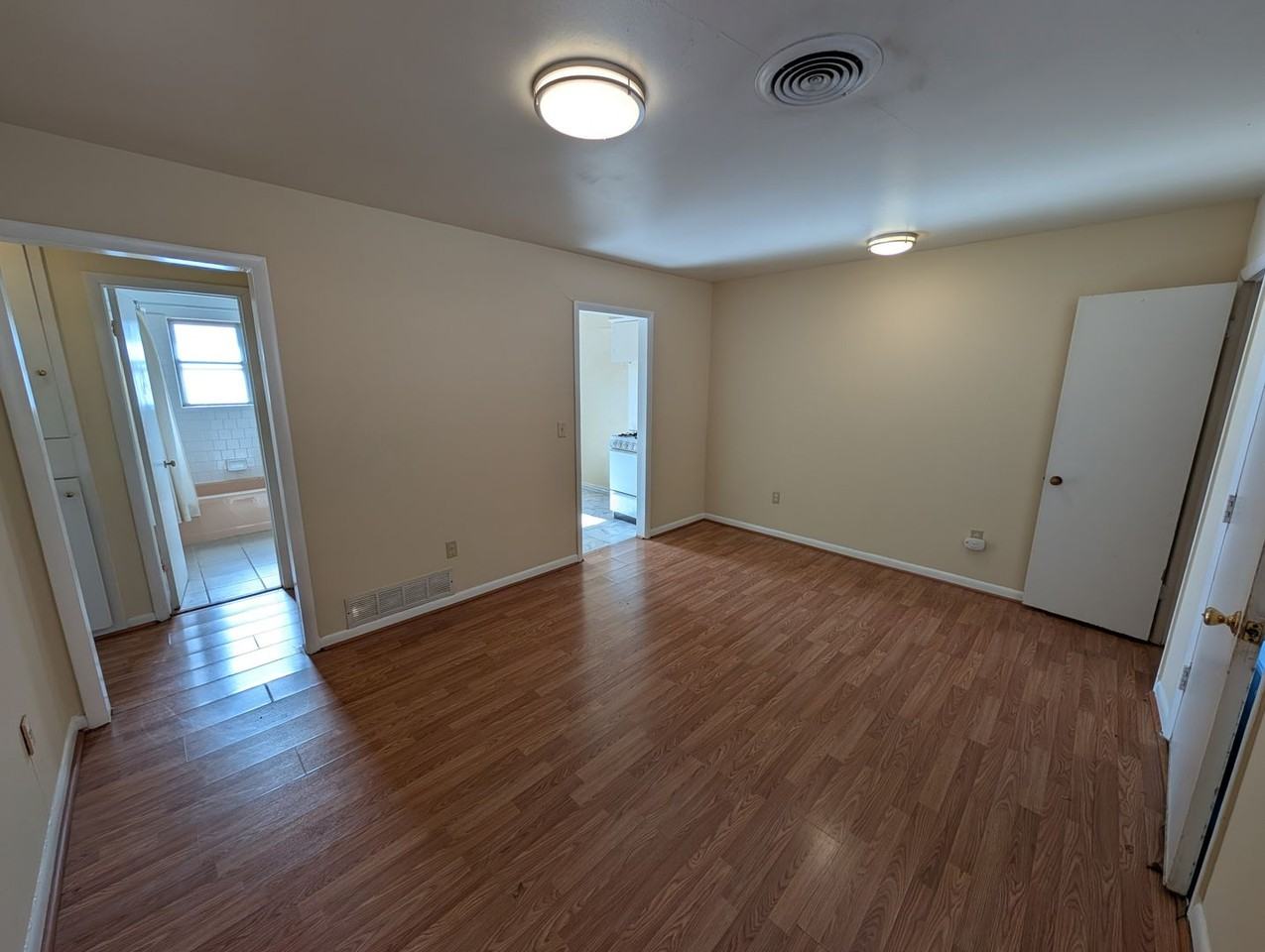 1010 E Main St - Photo 2 of 17