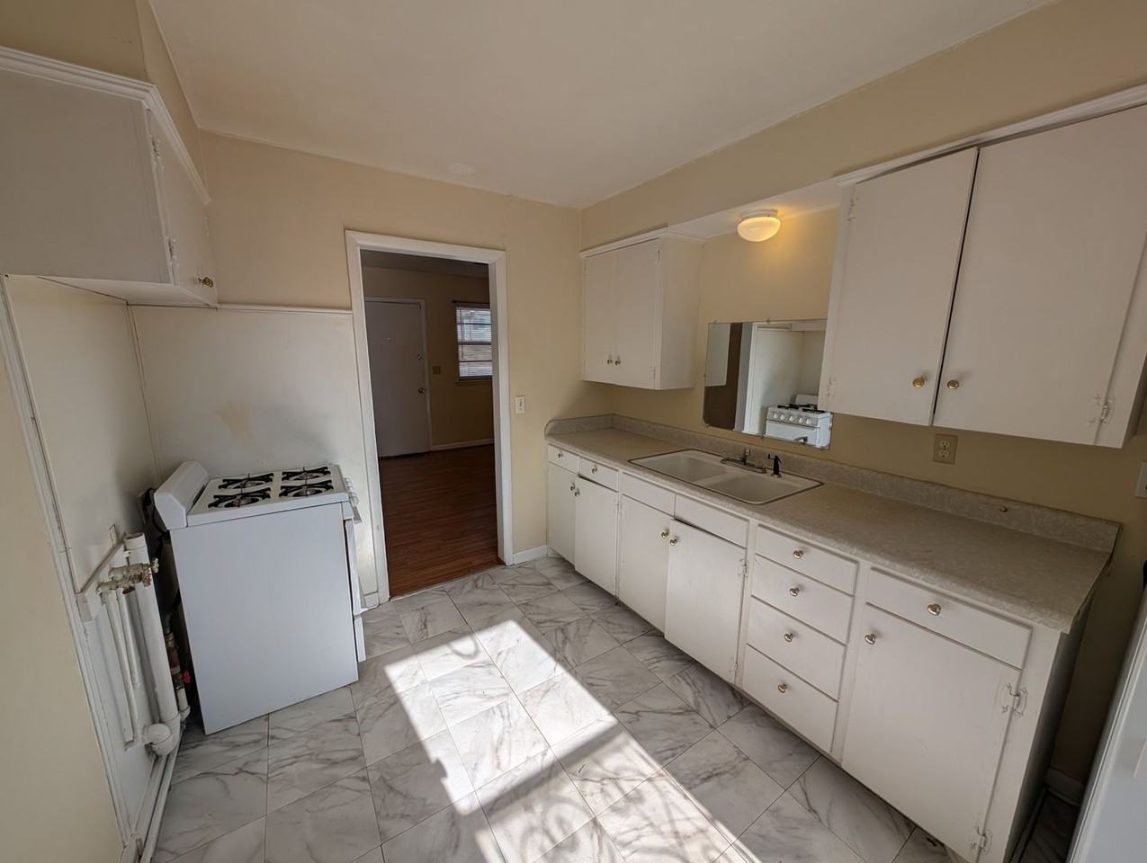 1010 E Main St - Photo 5 of 17