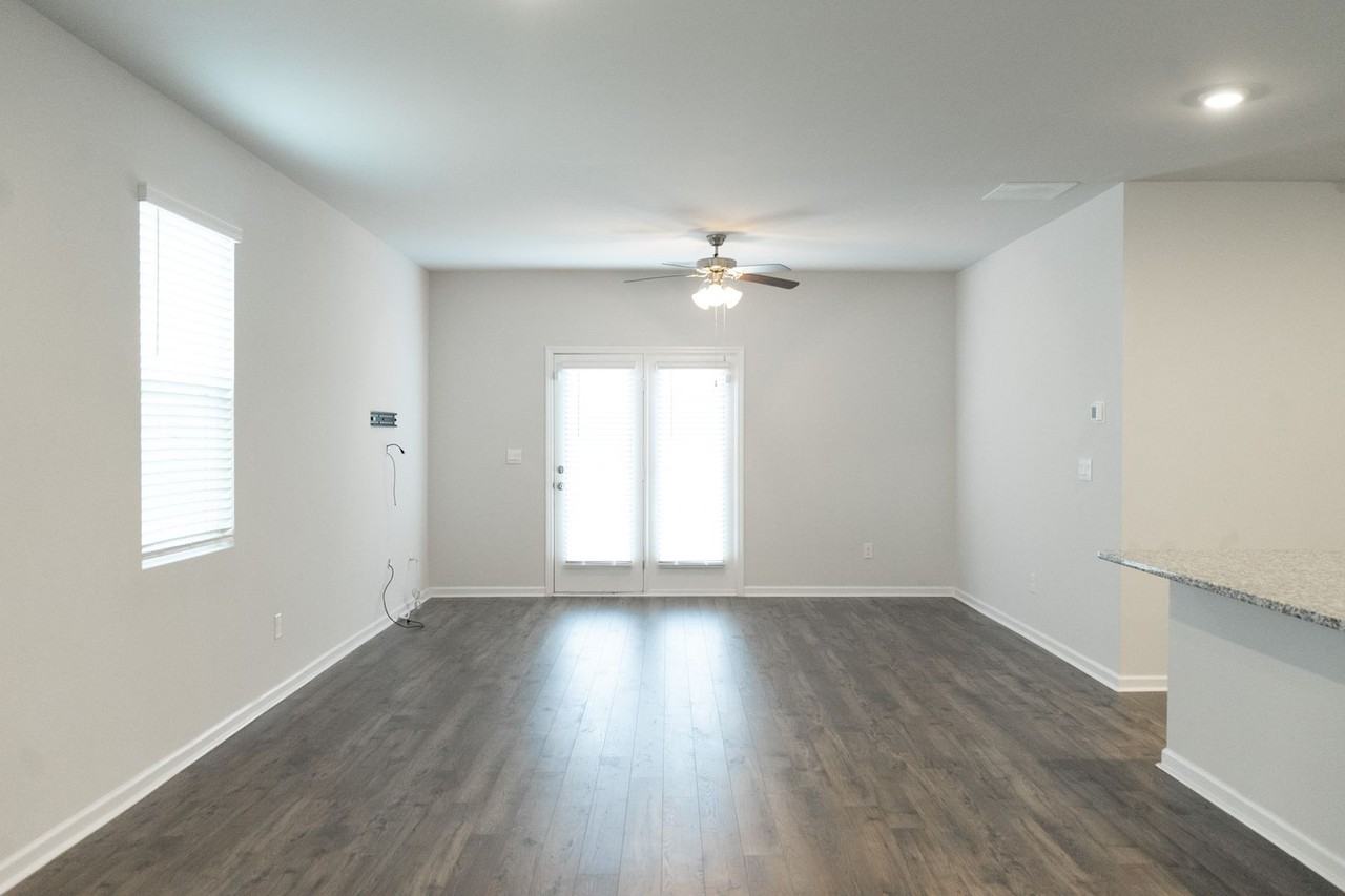 6065 Beadlow St - Photo 6 of 35