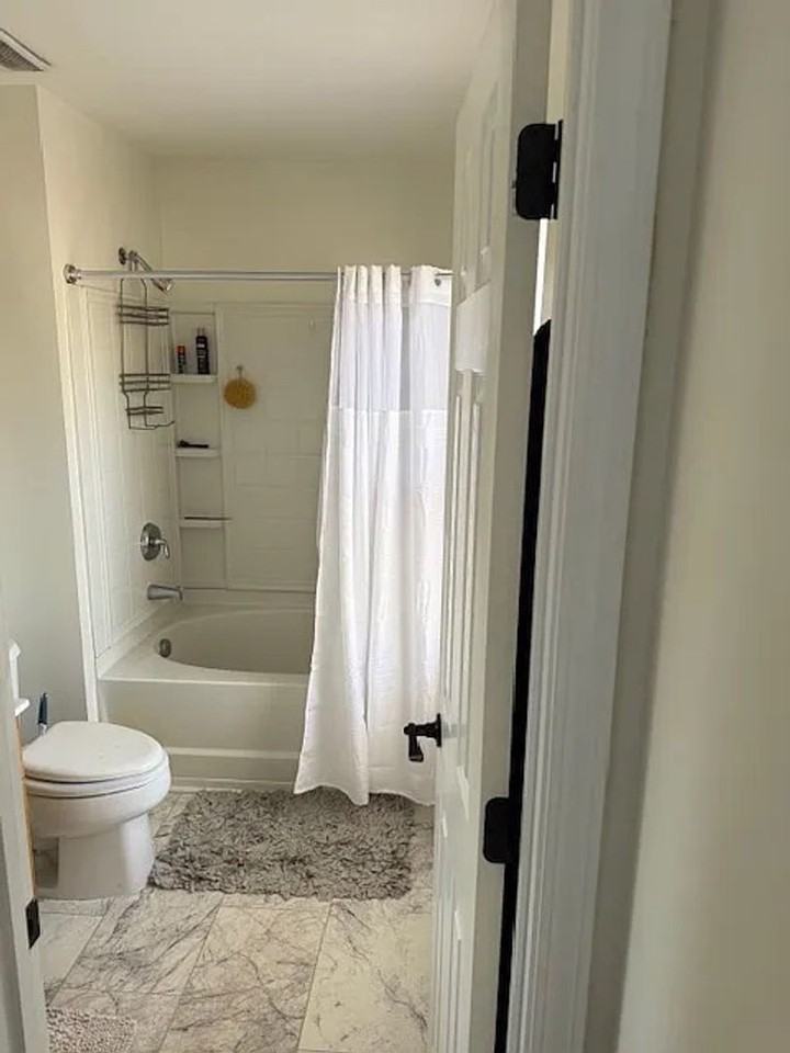 425 Delta Dr - Photo 3 of 19