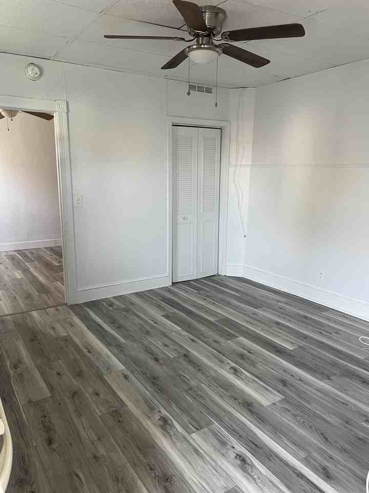 137-139 E Leaming Ave - Photo 2 of 5