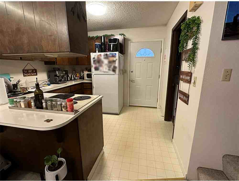 Holly Park - Photo 3 of 5