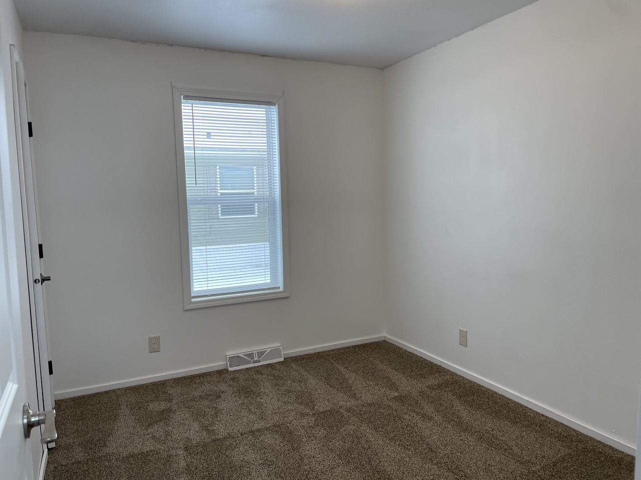 1961 Se Four Seasons Dr #172 - Photo 4 of 32