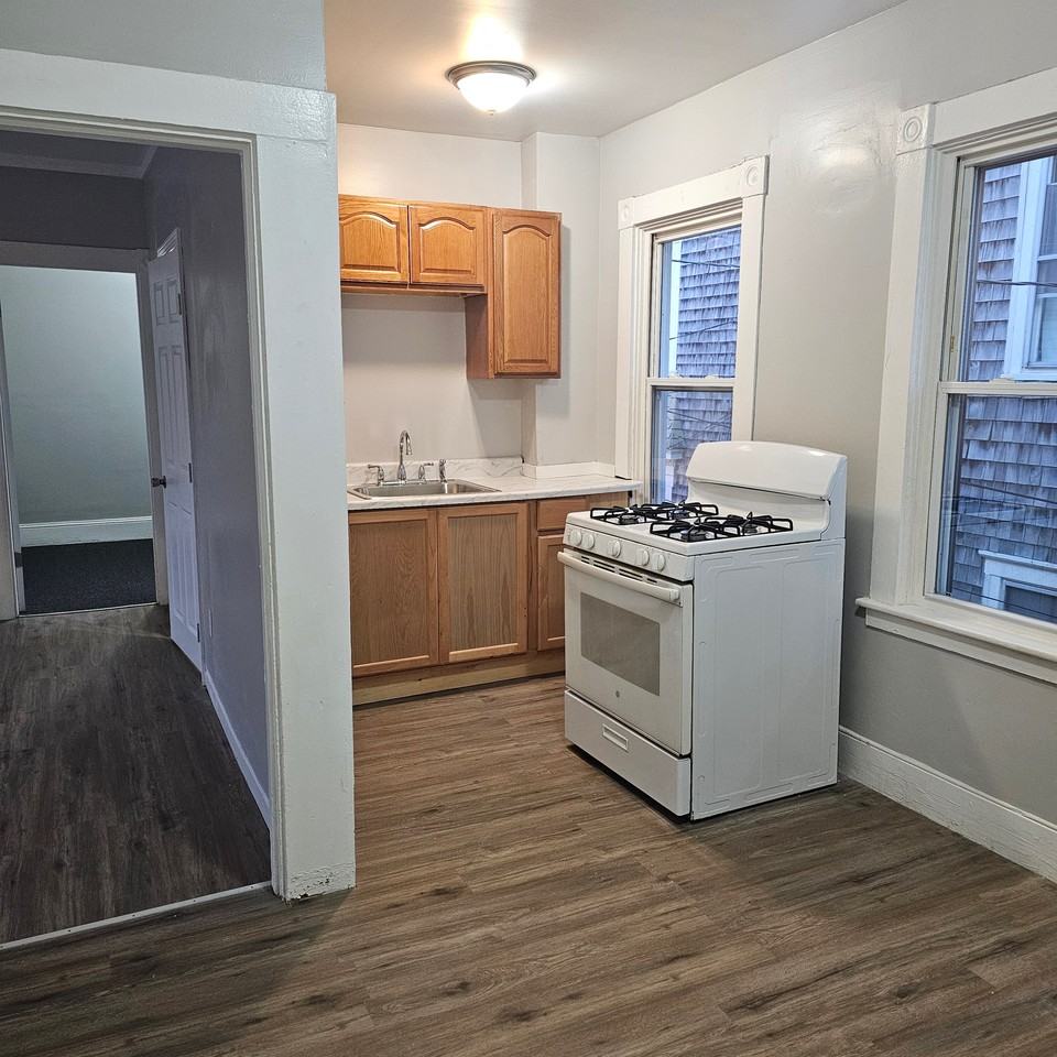 15 Willard Street - Photo 2 of 9