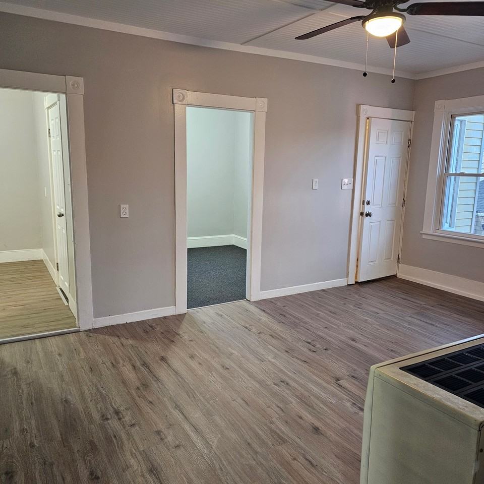 15 Willard Street - Photo 3 of 9