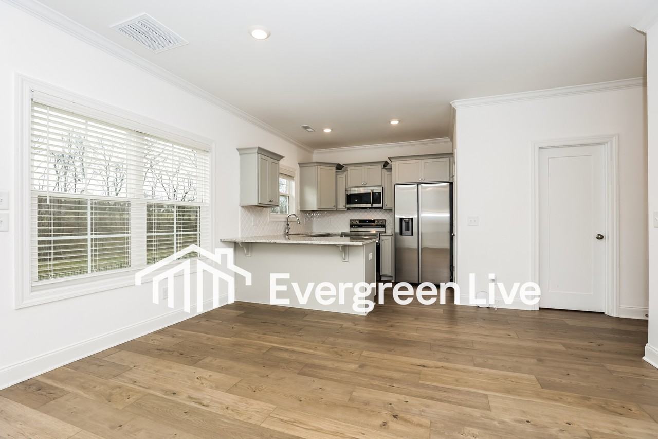 237 Greenwood Dr - Photo 6 of 50