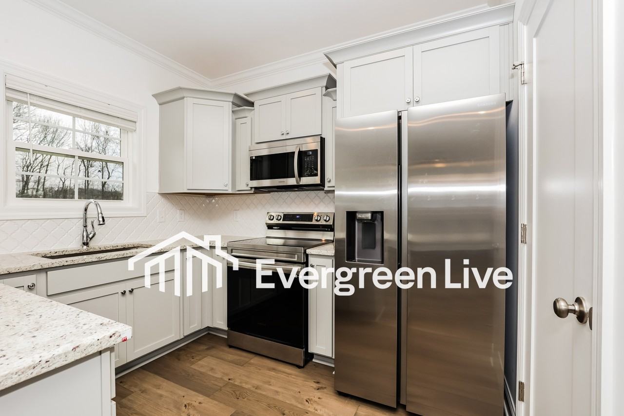 237 Greenwood Dr - Photo 7 of 50