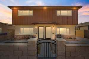 featured image of 428 E Mountain View St
