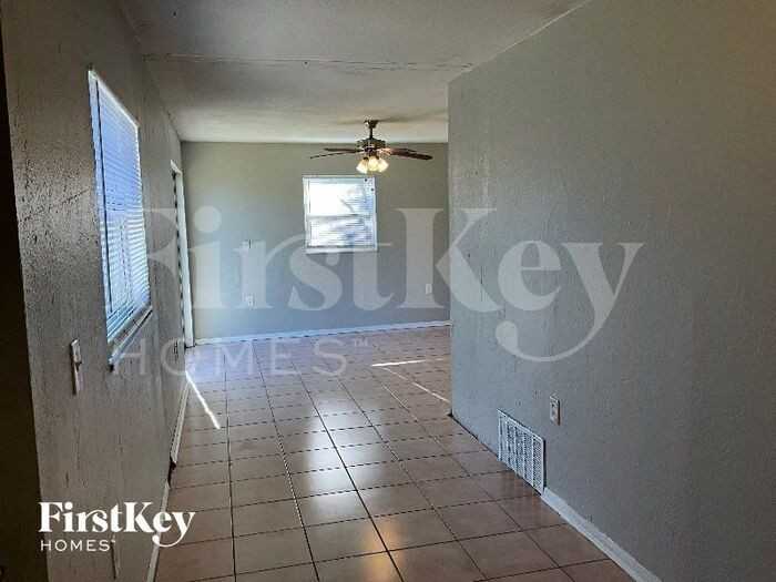 431 Gilman Cir - Photo 2 of 15