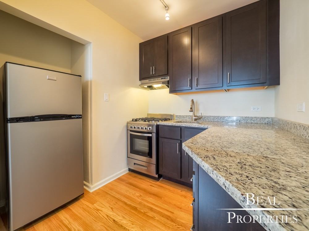 612 W Patterson Ave #CL7 - Photo 3 of 12