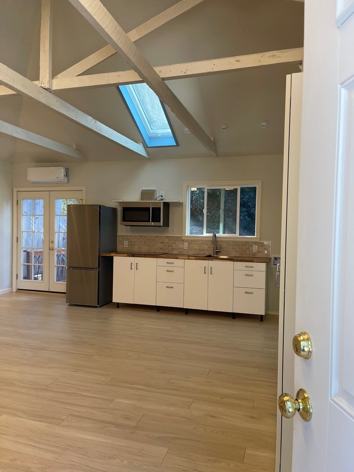 920 Litchfield Ave - Photo 2 of 24