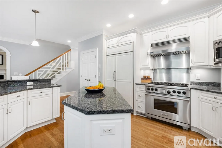 1102 Stonebridge Dr - Photo 4 of 23