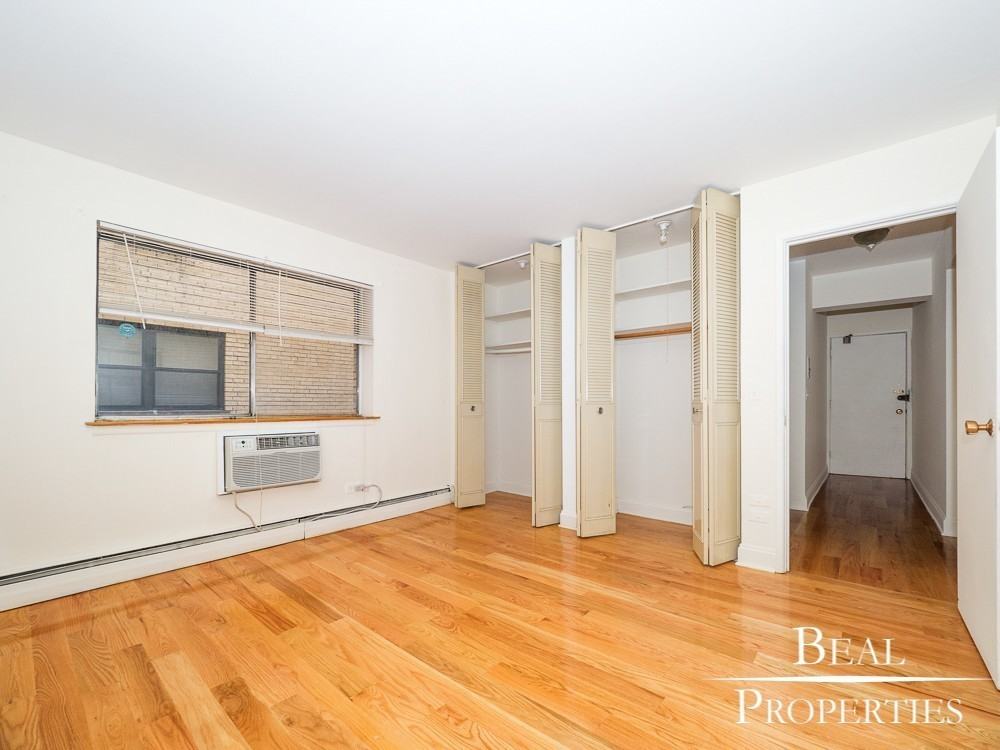 510 West Briar Place - Photo 5 of 13