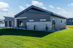 featured image of 11 S Pointe Ct #NA