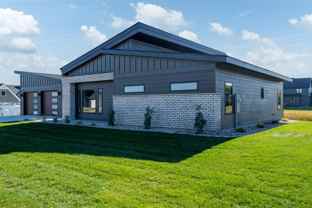 11 S Pointe Ct #NA - Photo 1 of 1