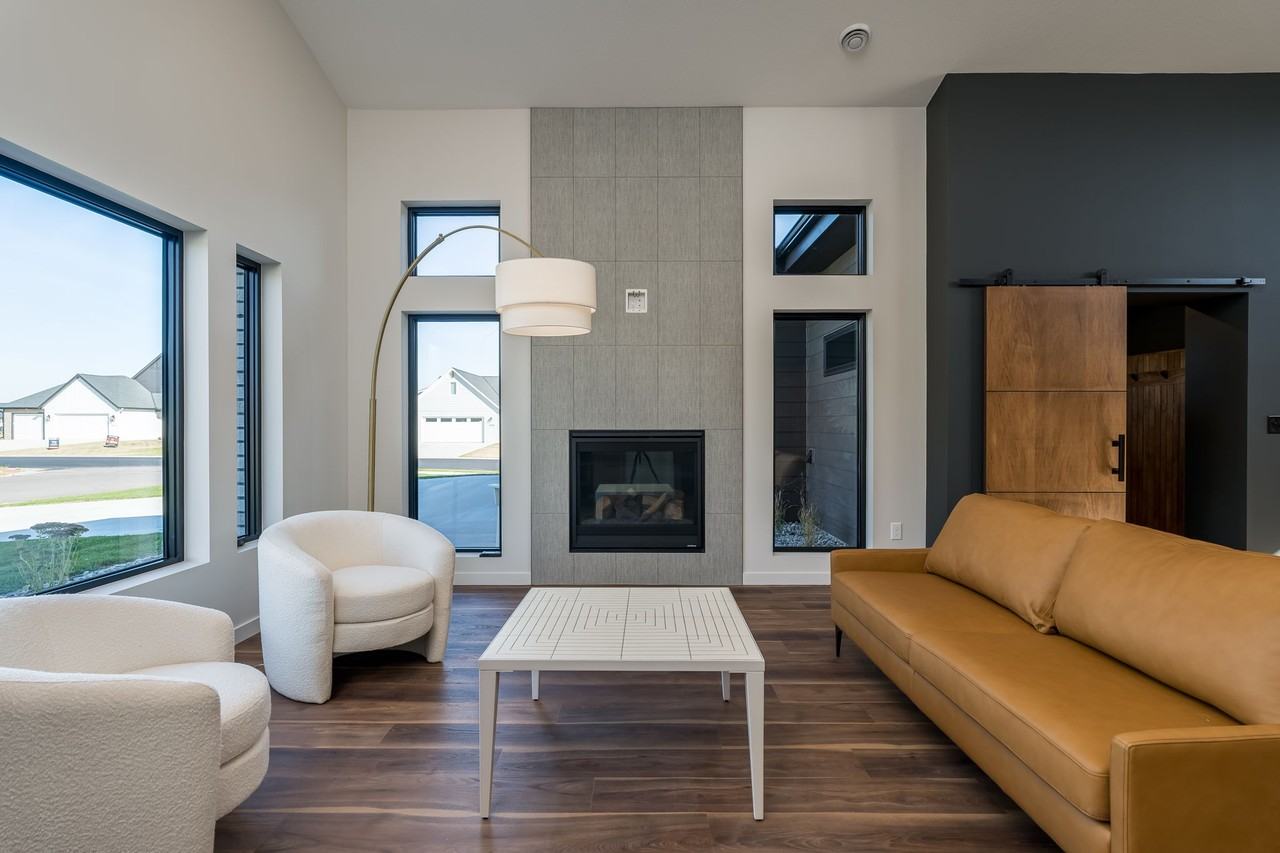 11 S Pointe Ct #NA - Photo 6 of 13