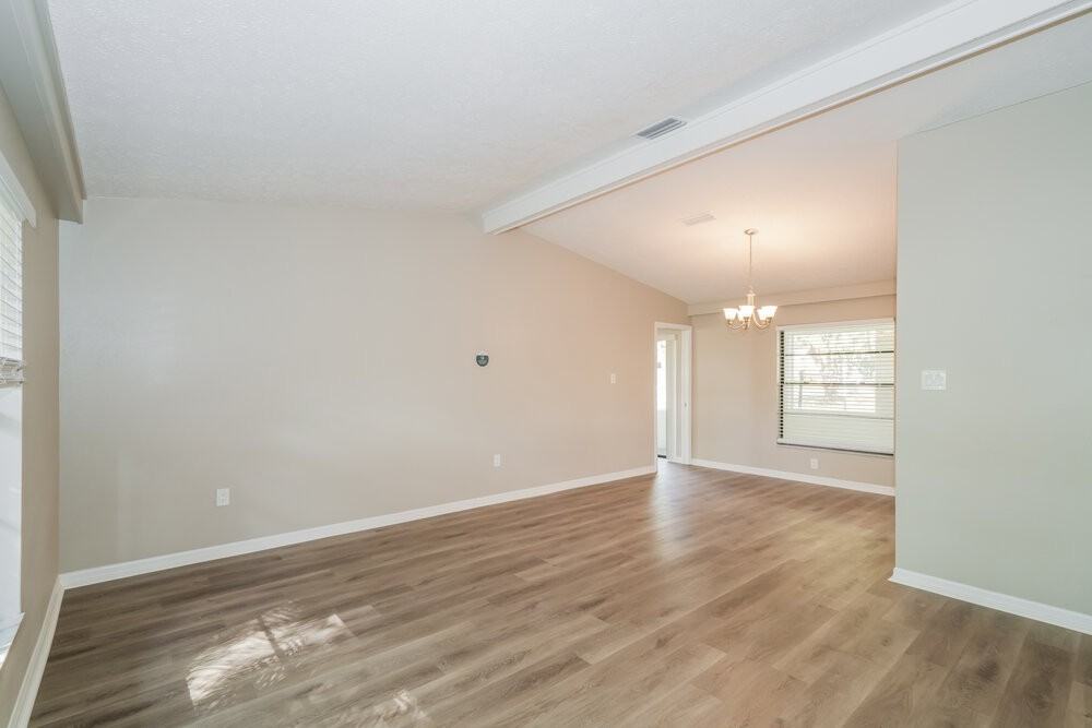 22853 Fern Ct - Photo 3 of 16