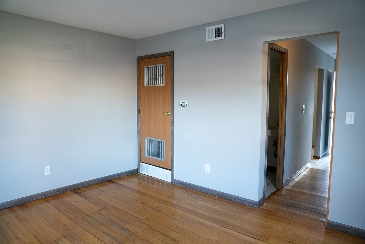 152 Chittenden 2 bedroom 1 1/2  bath townhouses - Photo 3 of 6