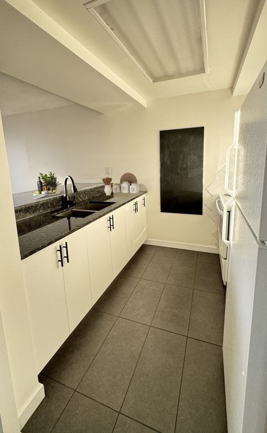 35 Holland - 409 - Photo 2 of 13