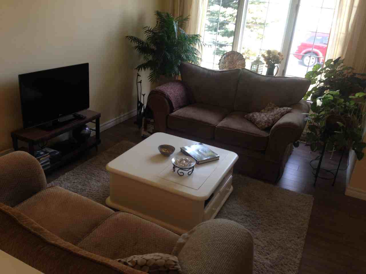 881 Beaconhill Court #1 - Photo 4 of 33