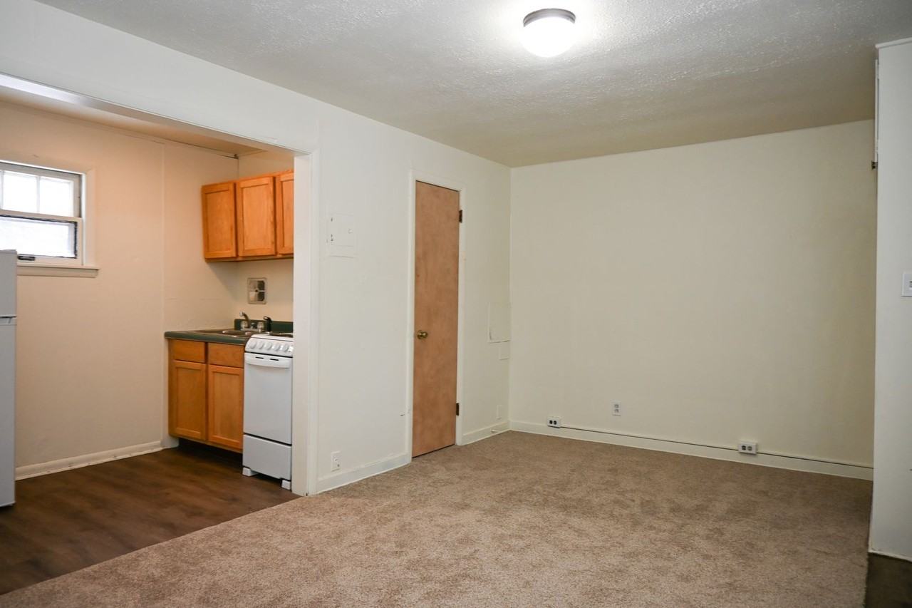 Park Apartments - Photo 6 of 16