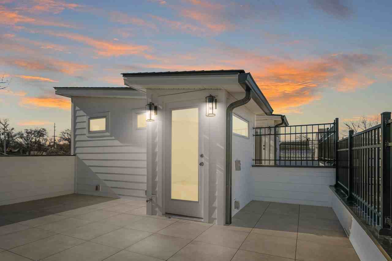 115 N 9th St #D - Photo 2 of 31