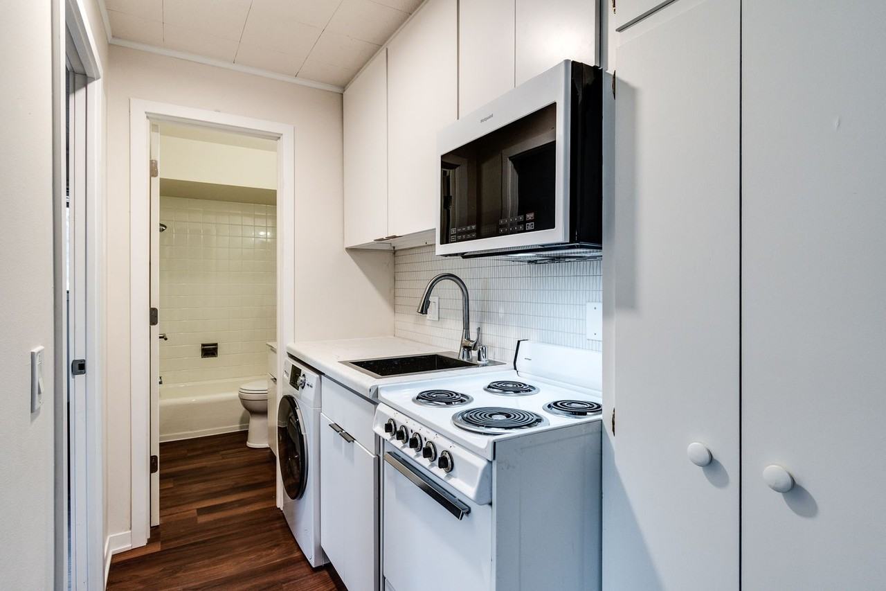 401 Chamberlain - Photo 2 of 24