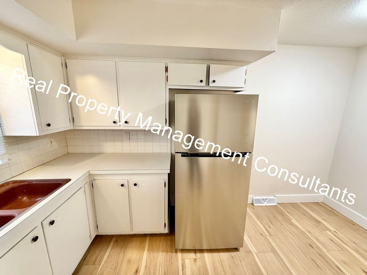 7350 Lathrop Ave - Photo 6 of 20