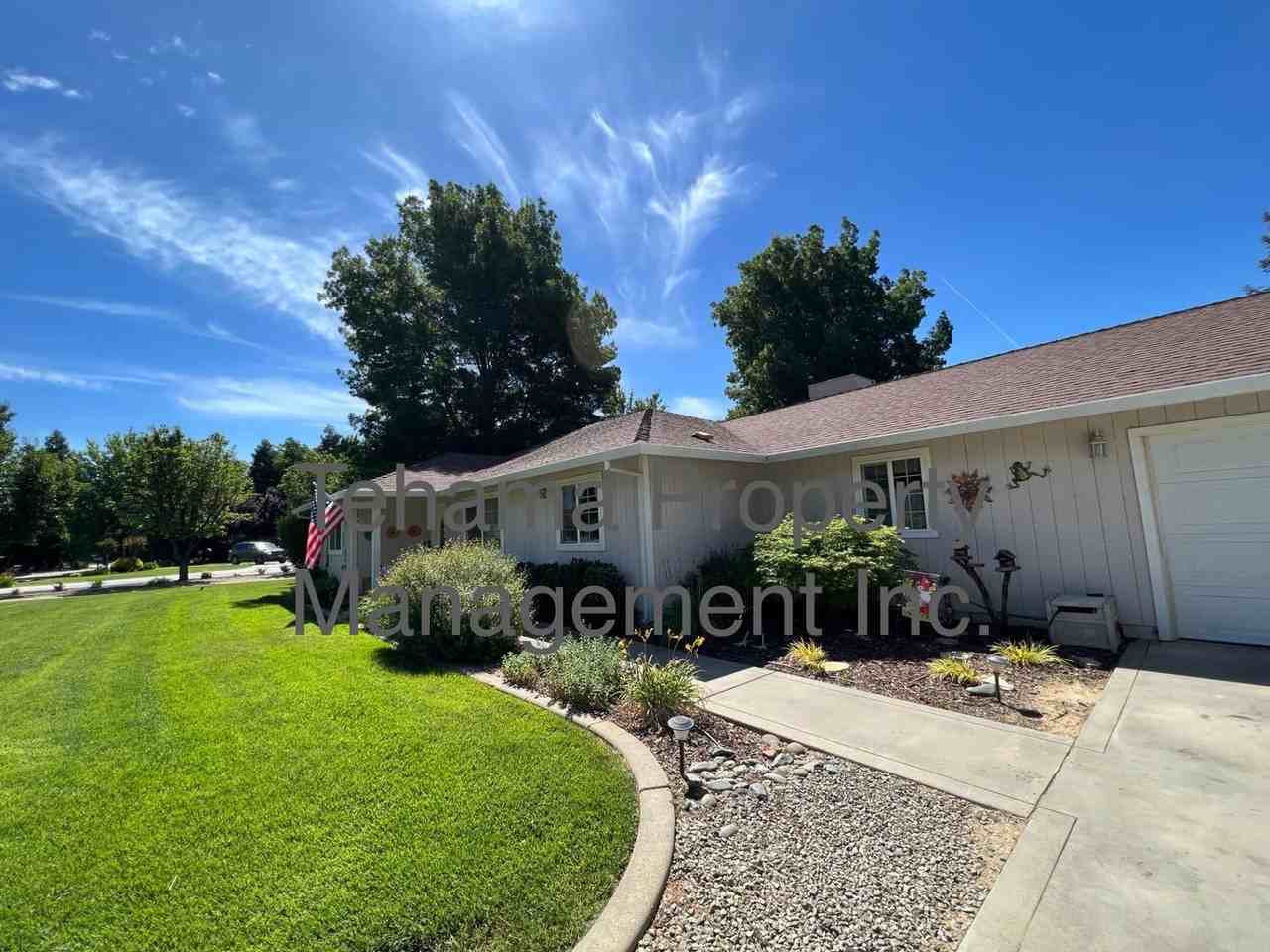 35 Nirvana Ct - Photo 2 of 18