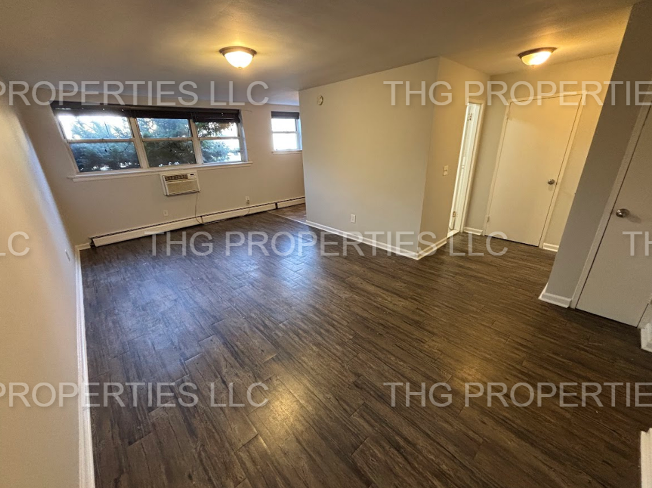 315 W 8th - Photo 7 of 8