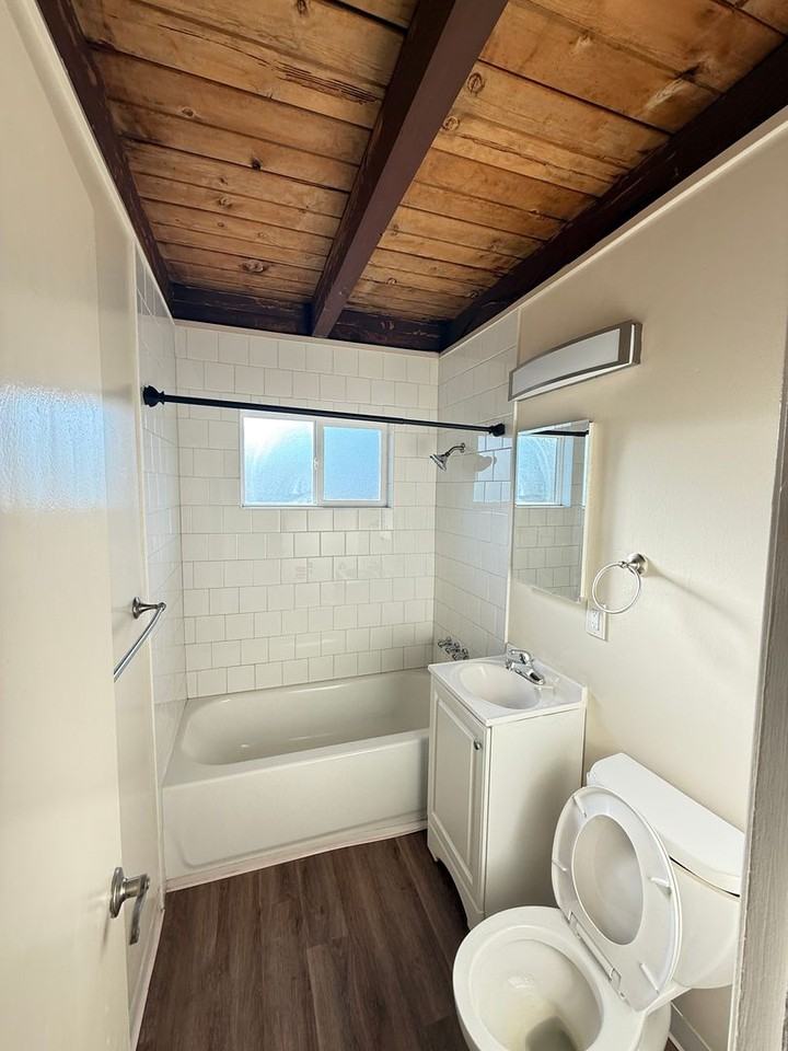 419 - 67 N. Jackson Avenue - Photo 5 of 5