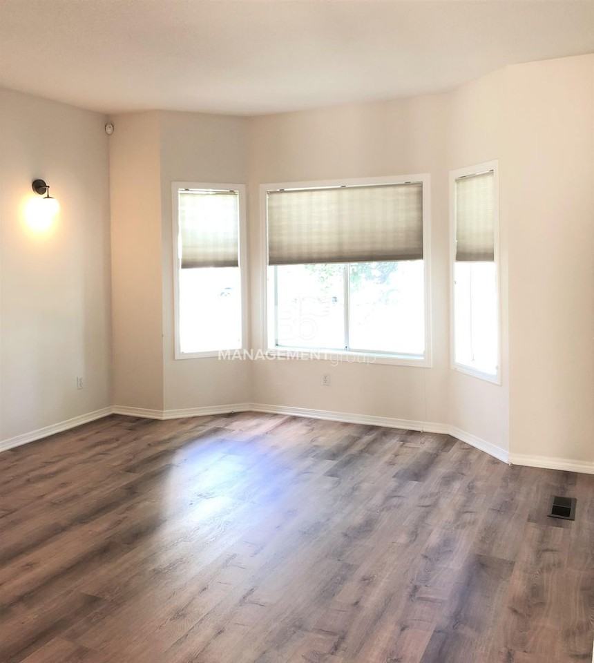 230 S Sweeney St - Photo 5 of 29