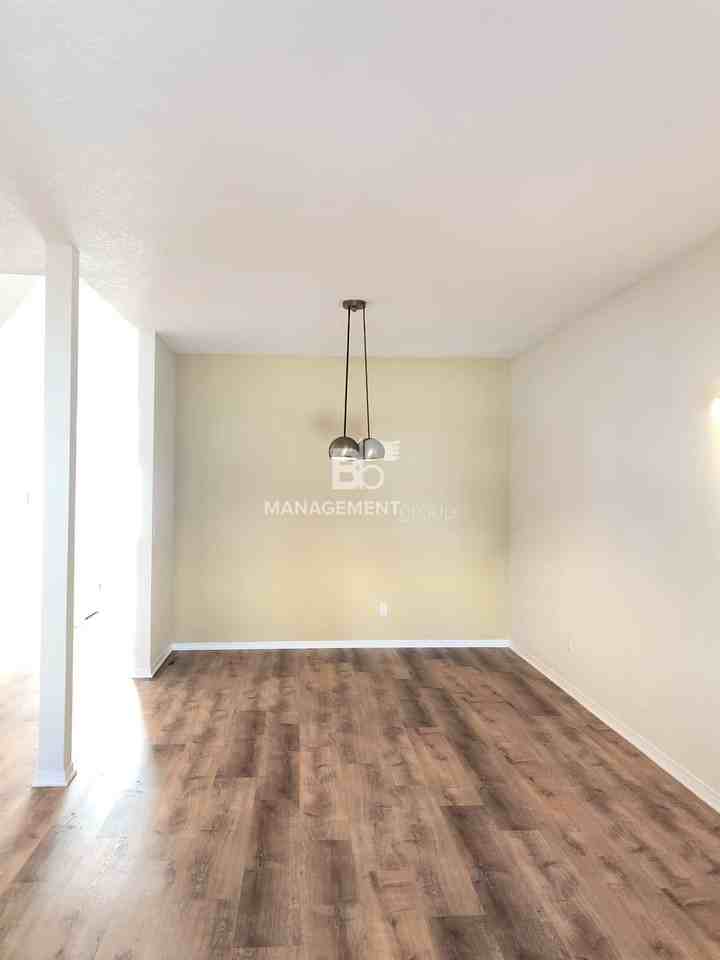 230 S Sweeney St - Photo 6 of 29
