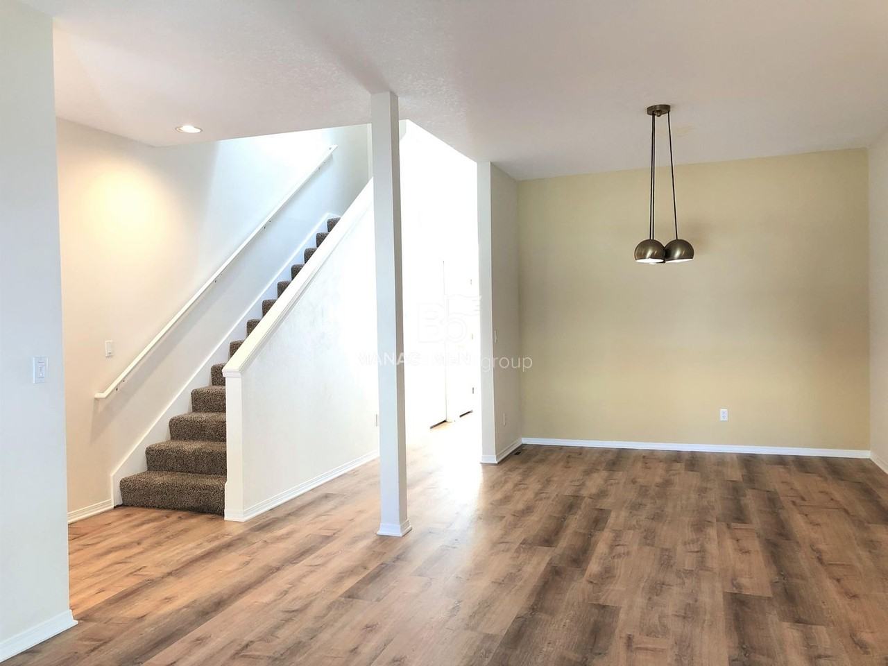 230 S Sweeney St - Photo 7 of 29