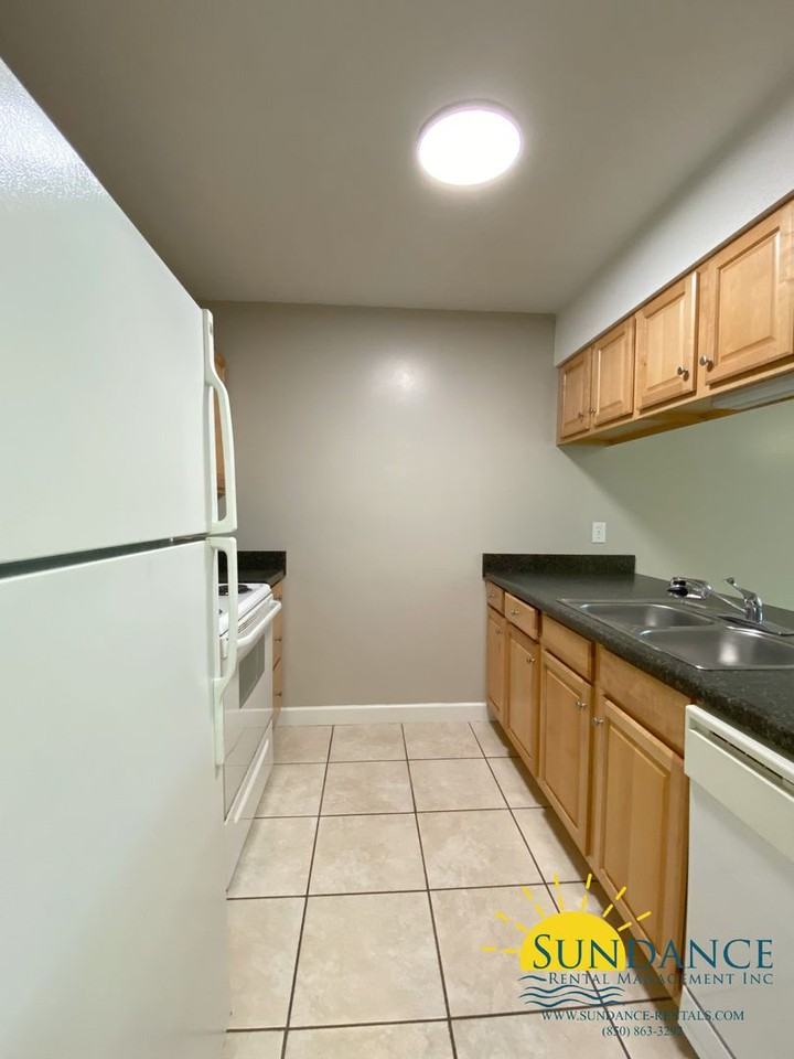 515 Landview St Apt A - Photo 4 of 10